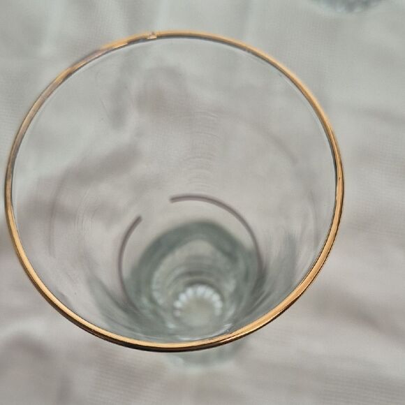 Elegant Gold Rimmed Pilsner Glass Set - Picture 11 of 16